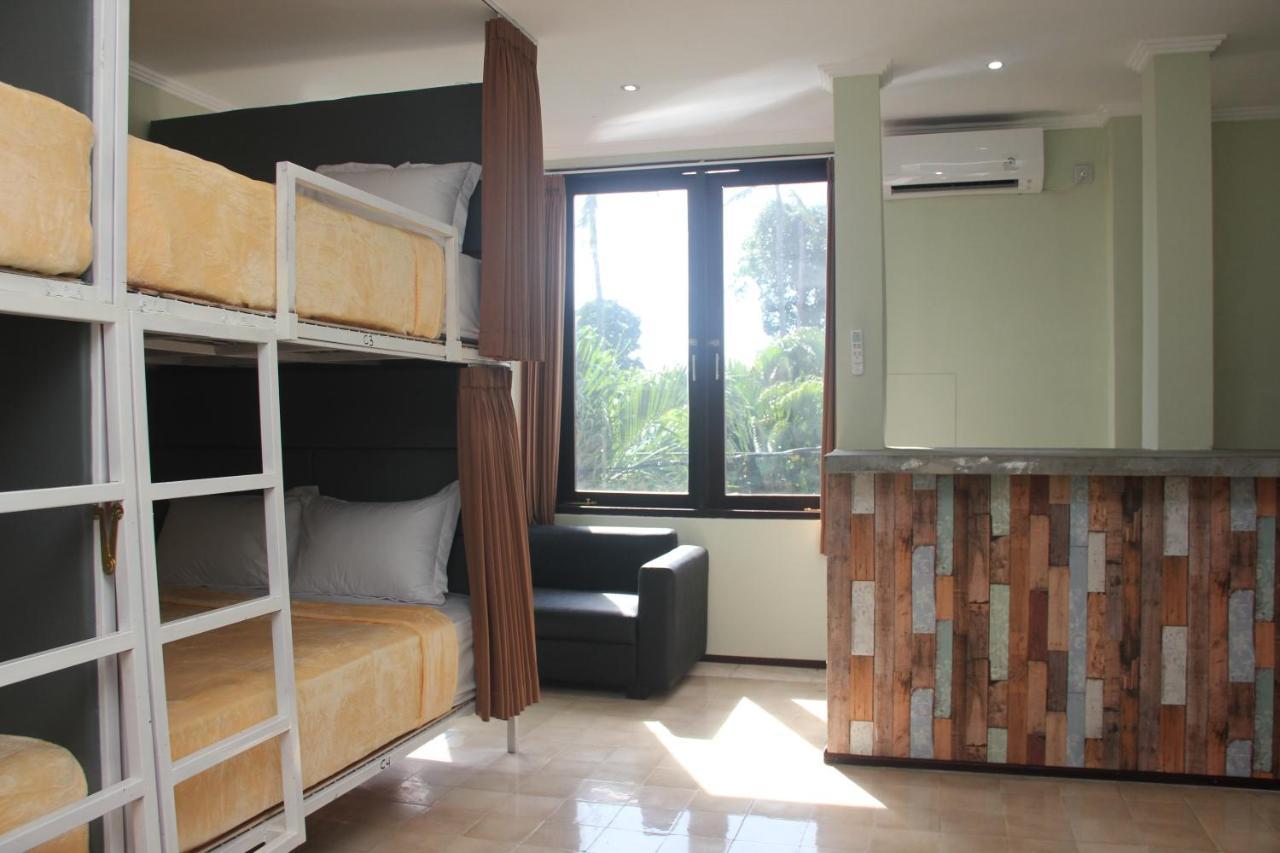 סמיניאק Ala Hostel מראה חיצוני תמונה