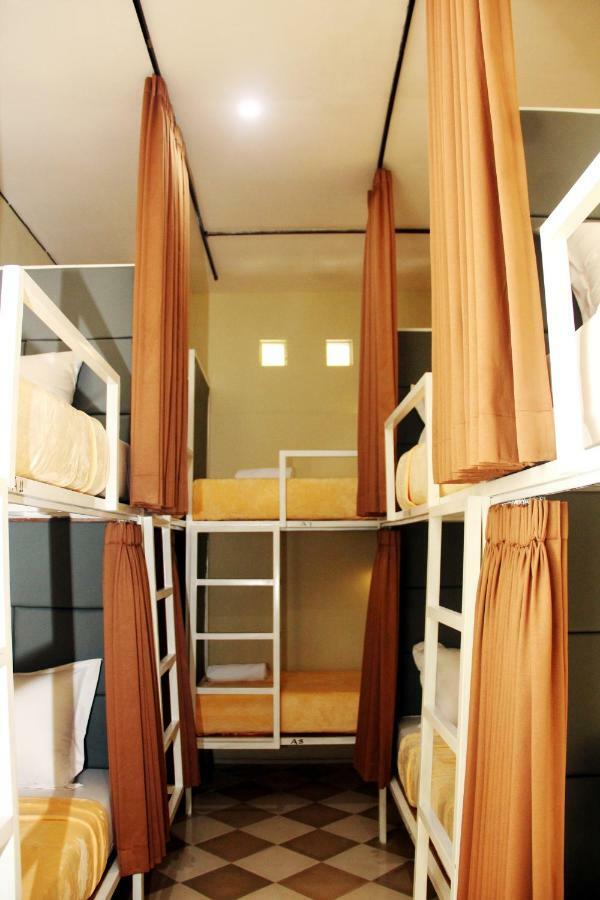 סמיניאק Ala Hostel מראה חיצוני תמונה