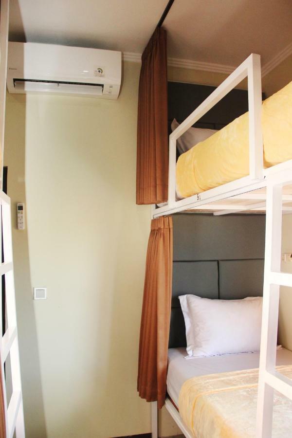 סמיניאק Ala Hostel מראה חיצוני תמונה