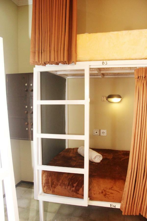 סמיניאק Ala Hostel מראה חיצוני תמונה